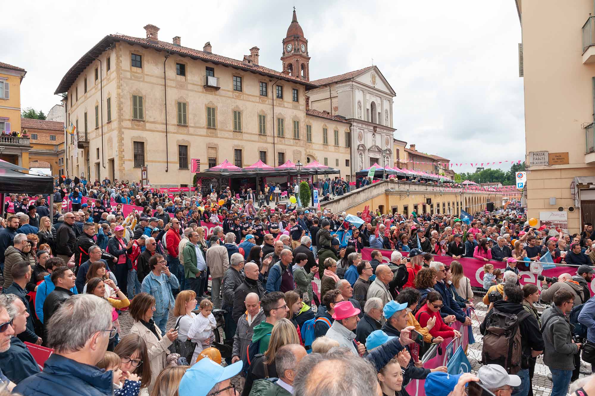 Basso Fotografia foto di evento Giro Italia Bra 2023